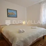 Najam 1 spavaće sobe stan od 54 m² u Rovinj