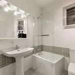 Rent 4 bedroom apartment in barcelona