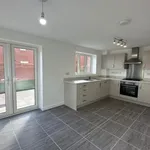 Rent 3 bedroom flat in East Midlands