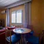 Rent a room of 81 m² in valencia