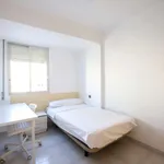 Rent a room of 100 m² in Valencia