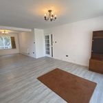 Rent 3 bedroom flat in South East England