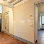 Rent 16 bedroom apartment of 525 m² in Lucca