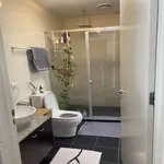 Rent 2 bedroom apartment in Melbourne