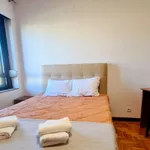 Rent 4 bedroom apartment in Porto