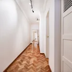 Rent a room of 170 m² in Lisbon