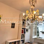 Rent 5 bedroom apartment of 82 m² in Genoa