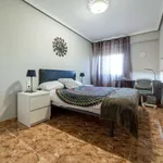 Rent a room of 110 m² in valencia