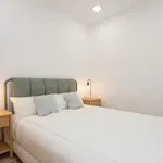 Rent 4 bedroom apartment of 45 m² in Barcelona