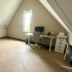 Huur 4 slaapkamer huis van 113 m² in den-haag