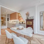 Appartement de 470 m² avec 1 chambre(s) en location à Paris