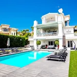 Rent 5 bedroom house of 1100 m² in Marbella