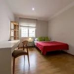 Rent a room of 190 m² in valencia