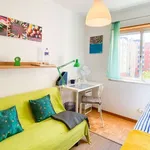 Rent a room of 90 m² in lisbon