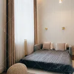 Rent 3 bedroom apartment of 138 m² in Budapest