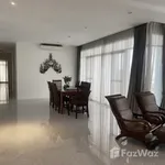 Rent 4 bedroom house of 350 m² in Bangkok