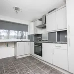 Rent 3 bedroom flat in 69