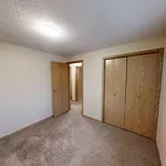 Maison de 1076 m² avec 3 chambre(s) en location à Grande Prairie