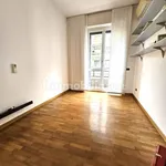 Affitto 5 camera appartamento di 210 m² in Milan