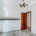 Alquilo 4 dormitorio casa de 206 m² en Gelves