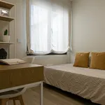 Alquilo 5 dormitorio casa de 210 m² en Seville