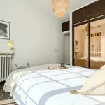 Rent 4 bedroom apartment in Barcelona