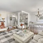 Appartement de 990 m² avec 5 chambre(s) en location à Toronto