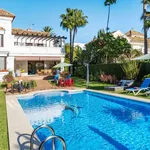 Rent 6 bedroom house of 550 m² in Marbella