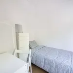 Rent a room in lisbon