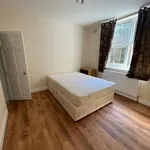 Flat to rent in Downs Road, Luton LU1