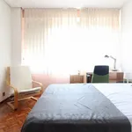 Rent 8 bedroom apartment in Madrid