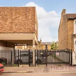 Rent 2 bedroom house of 88 m² in London