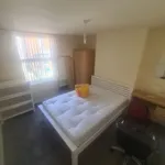 Rent 6 bedroom house in East Midlands