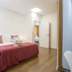 Rent 3 bedroom apartment of 70 m² in Porto