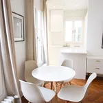 Appartement de 355 m² avec 1 chambre(s) en location à Paris