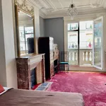 Appartement de 130 m² avec 6 chambre(s) en location à Paris