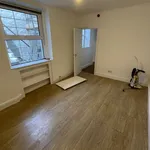 Rent 3 bedroom flat in Isle Of Man