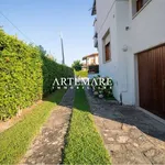 Rent 7 bedroom house of 140 m² in Pietrasanta