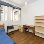 Rent a room of 270 m² in madrid