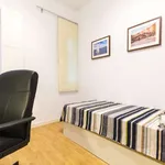 Rent a room of 130 m² in madrid