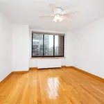 Rent 2 bedroom house of 111 m² in Manhattan