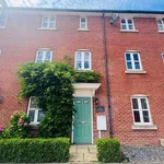 Rent 3 bedroom flat in East Midlands