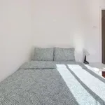 Rent a room in lisbon