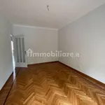 Affitto 4 camera appartamento di 140 m² in Turin