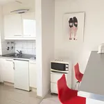 Rent 1 bedroom apartment of 32 m² in Dusseldorf