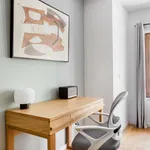 Rent 2 bedroom apartment of 108 m² in lisbon