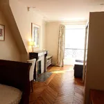 Appartement de 700 m² avec 2 chambre(s) en location à Paris