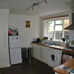 Rent 2 bedroom flat in London