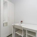 Rent 5 bedroom apartment in Madrid