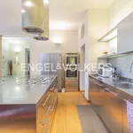 Rent 8 bedroom house of 352 m² in Roma